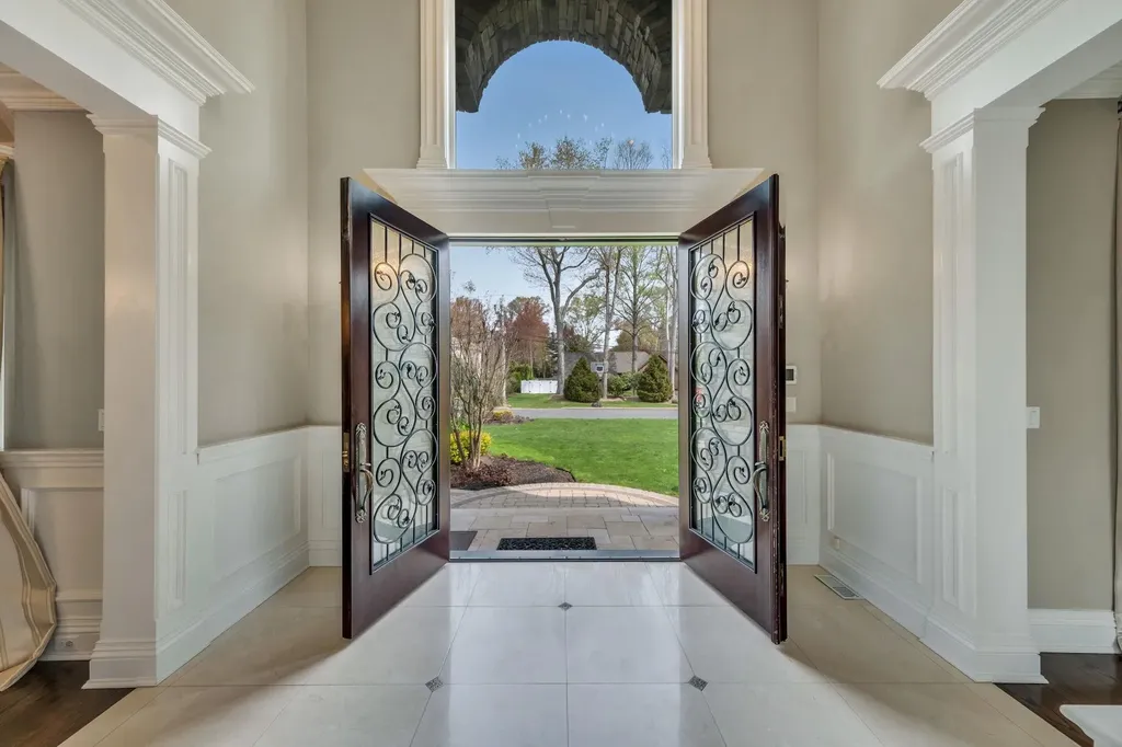 184 Hickory Lane Smithtown NY 11787