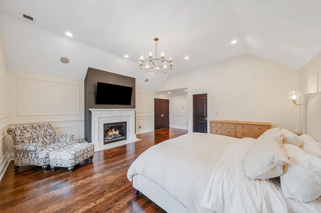 184 Hickory Lane Smithtown NY 11787