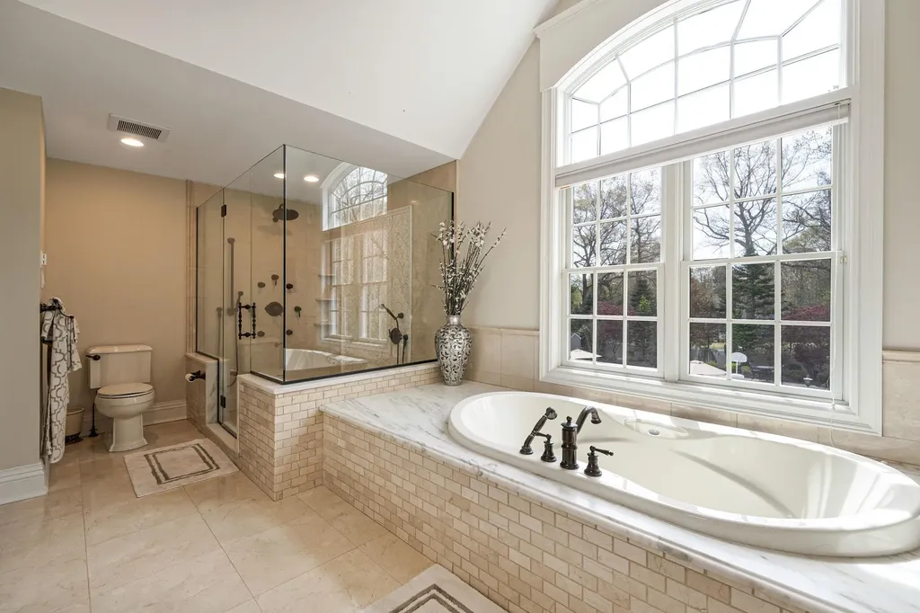 184 Hickory Lane Smithtown NY 11787
