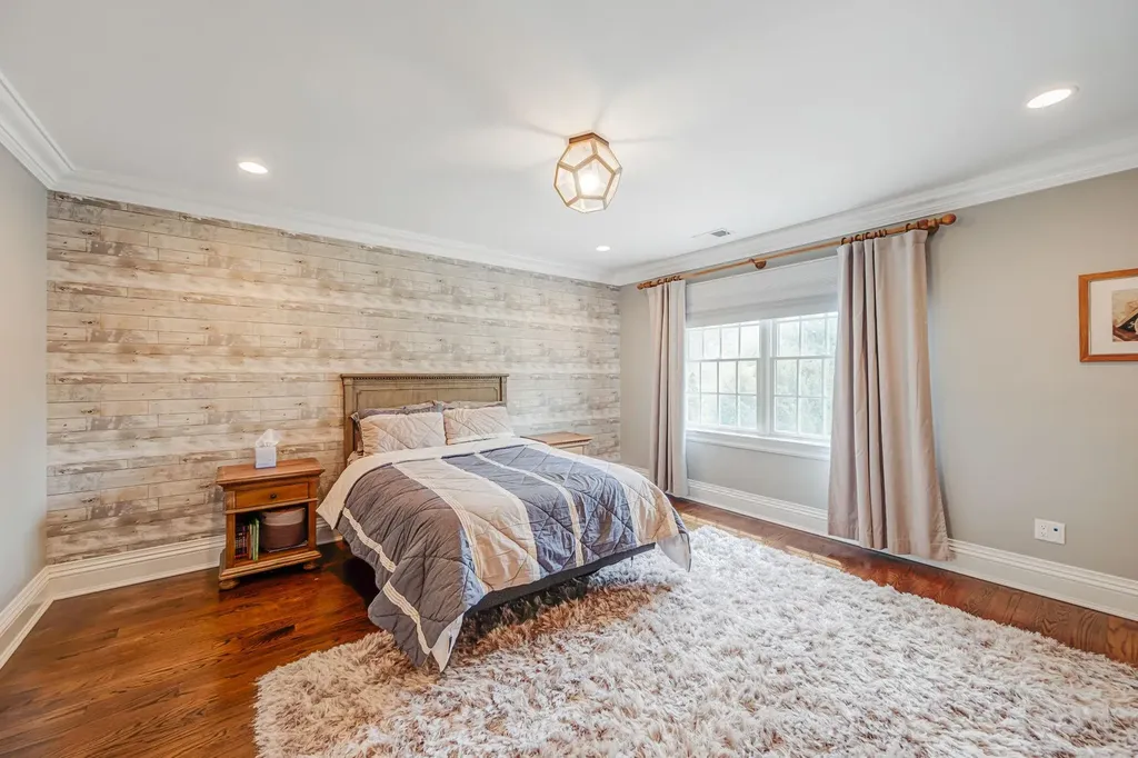 184 Hickory Lane Smithtown NY 11787