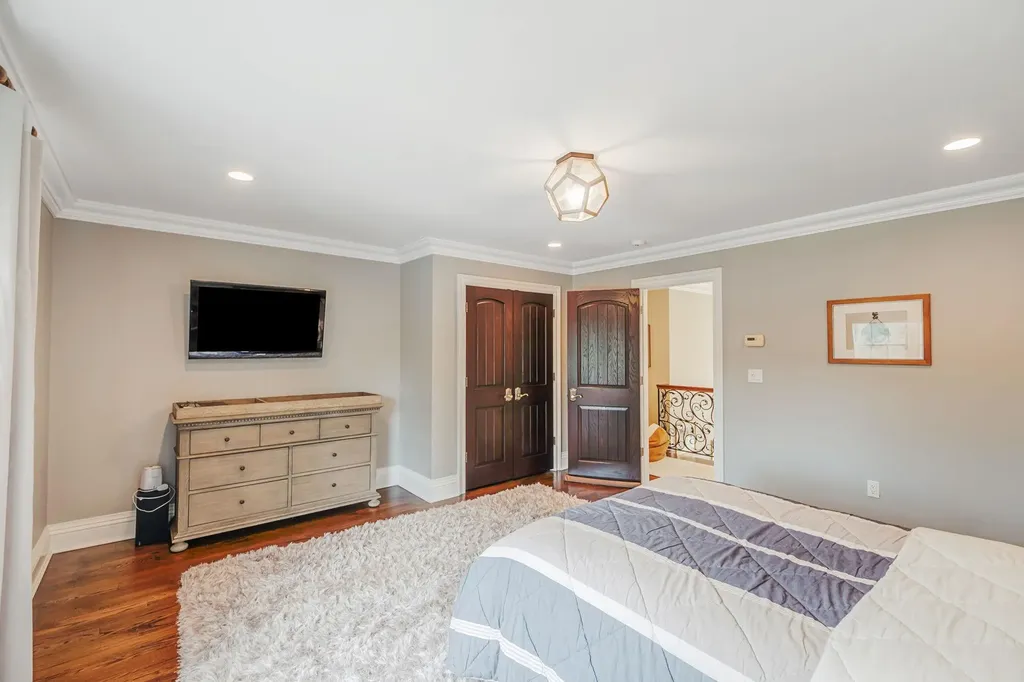 184 Hickory Lane Smithtown NY 11787