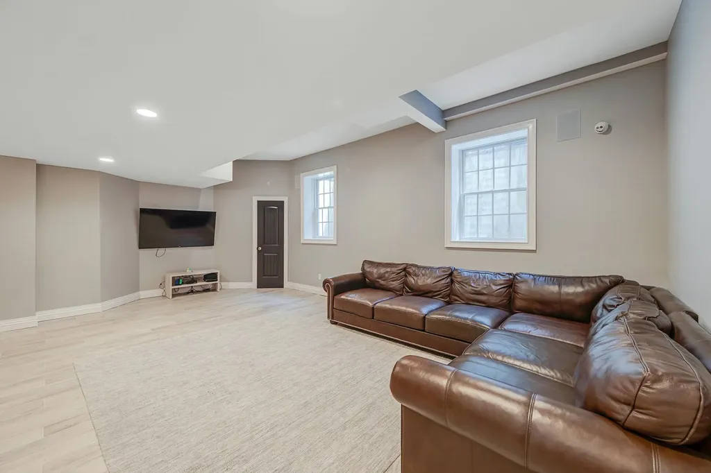 184 Hickory Lane Smithtown NY 11787