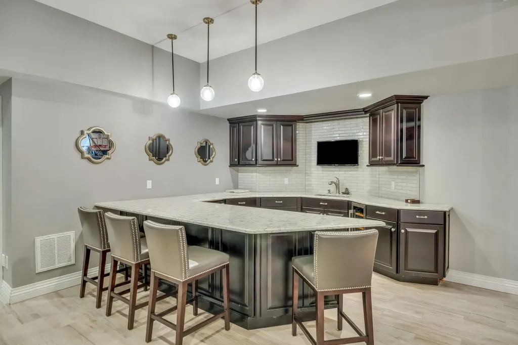 184 Hickory Lane Smithtown NY 11787