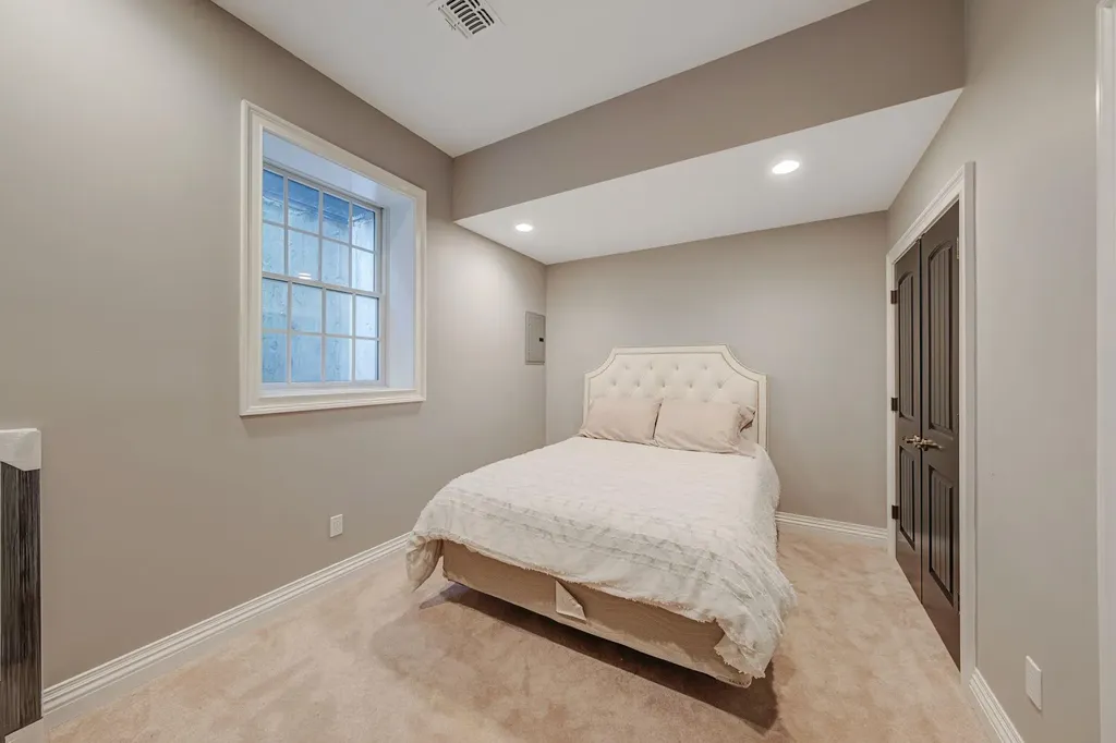 184 Hickory Lane Smithtown NY 11787