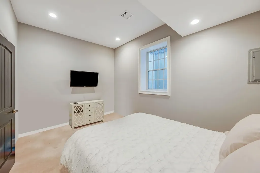 184 Hickory Lane Smithtown NY 11787