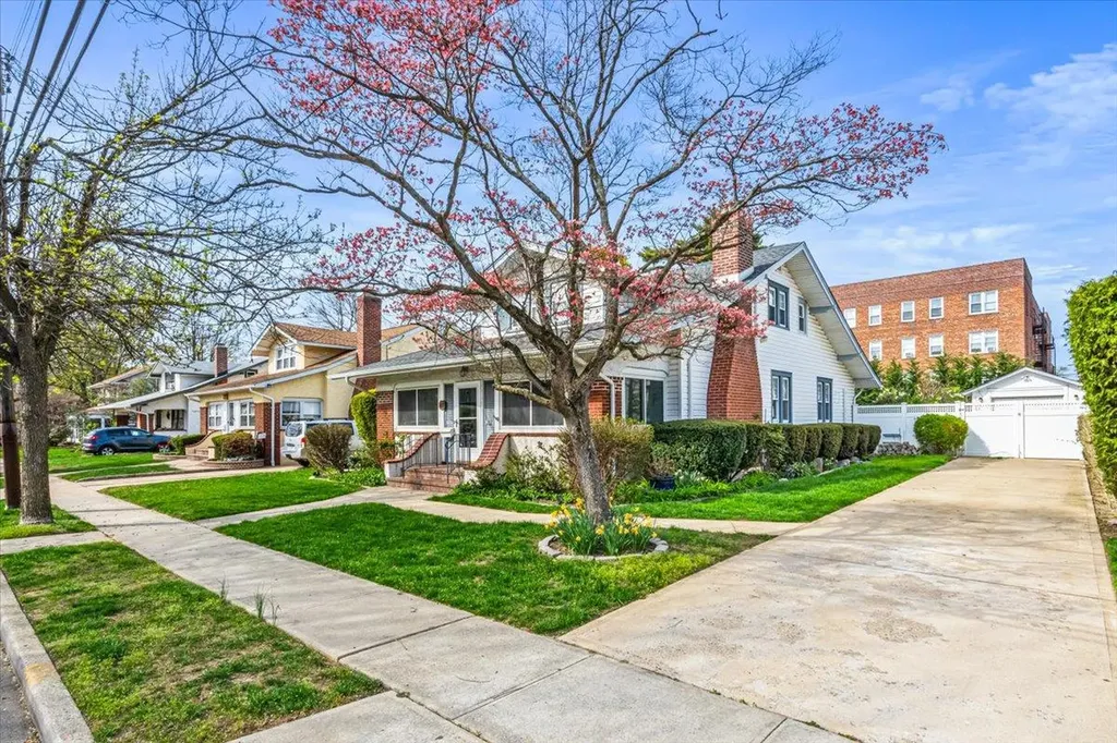 707 Glover Place Baldwin NY 11510
