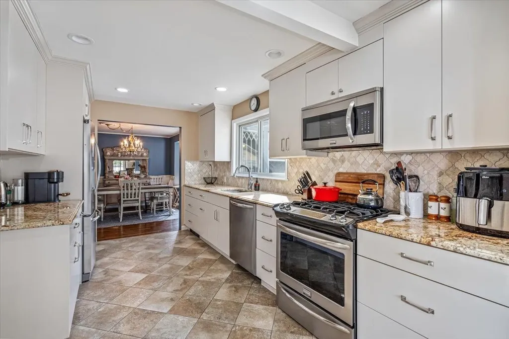 707 Glover Place Baldwin NY 11510