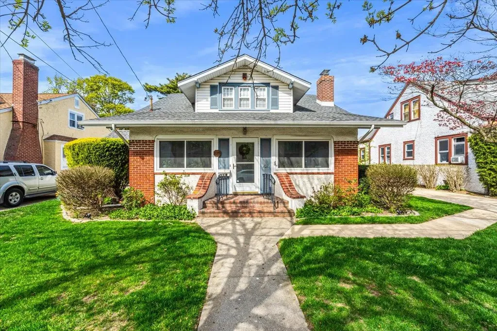707 Glover Place Baldwin NY 11510