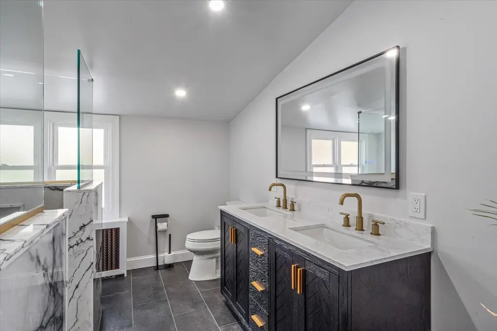 707 Glover Place Baldwin NY 11510