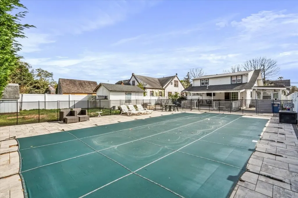 707 Glover Place Baldwin NY 11510