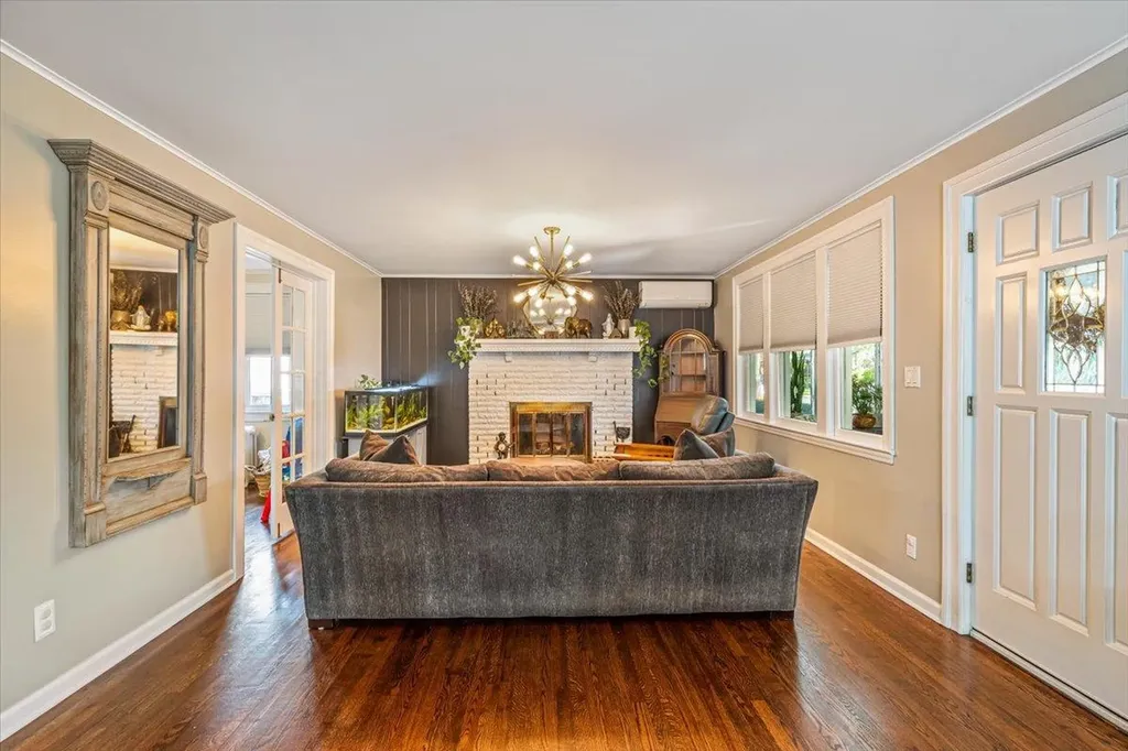 707 Glover Place Baldwin NY 11510