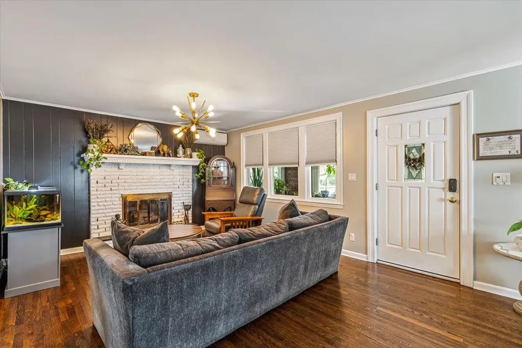 707 Glover Place Baldwin NY 11510