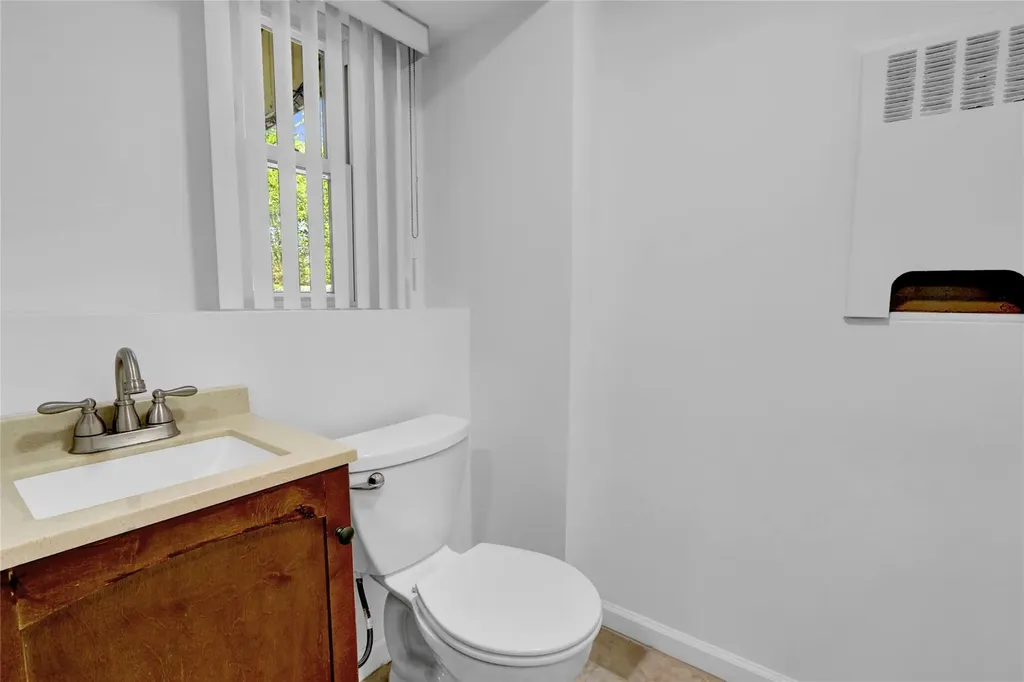 83 Gerhard Road Plainview NY 11803