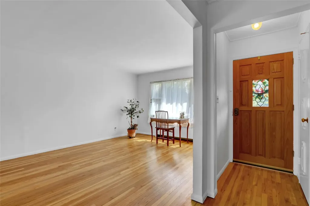 83 Gerhard Road Plainview NY 11803