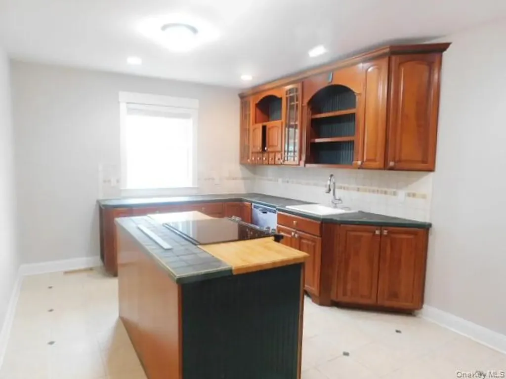 1231 Crestward Shrub Oak NY 10588