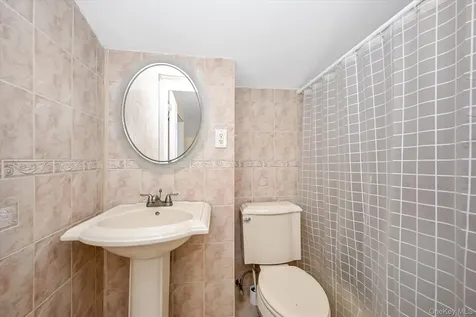 67-52 212th Street Bayside NY 11364