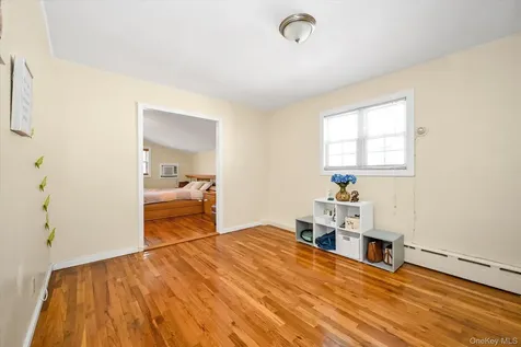 67-52 212th Street Bayside NY 11364