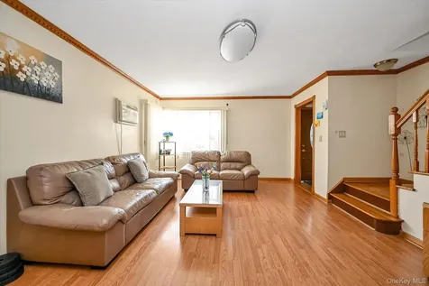 67-52 212th Street Bayside NY 11364