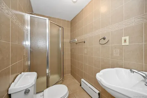 67-52 212th Street Bayside NY 11364