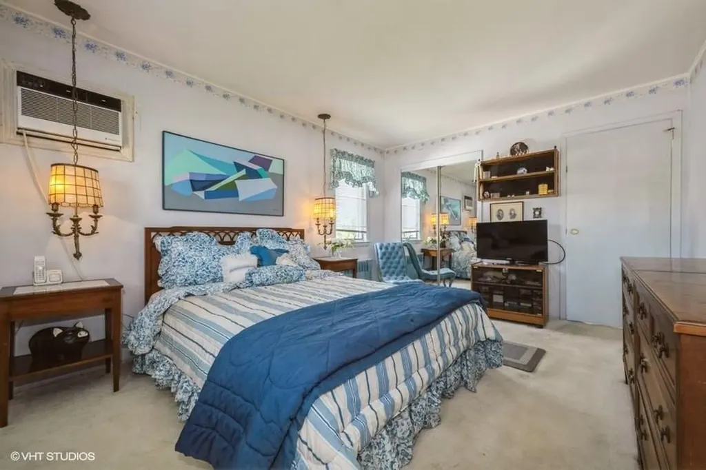 1024 Johnston Avenue Wantagh NY 11793