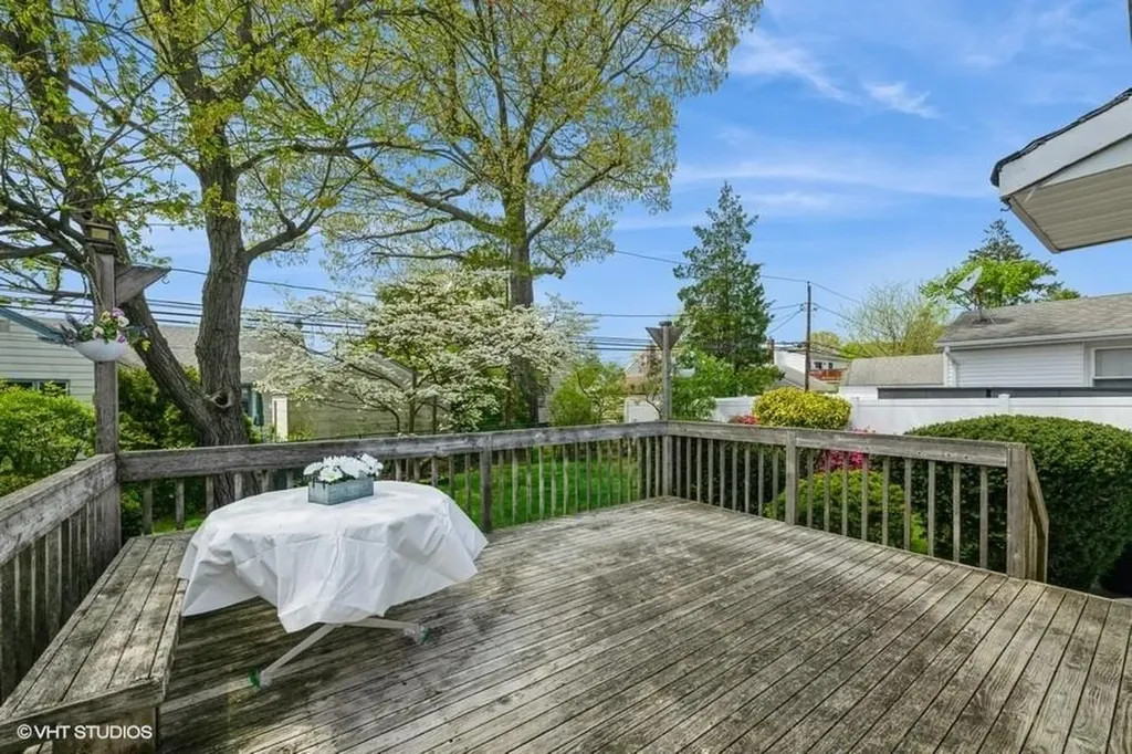 1024 Johnston Avenue Wantagh NY 11793