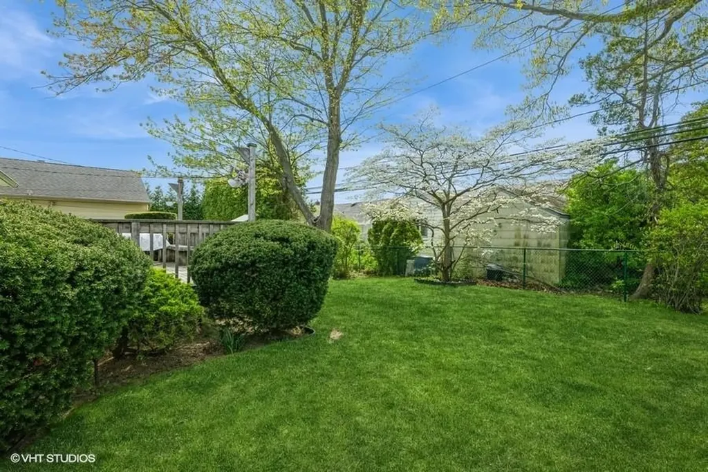1024 Johnston Avenue Wantagh NY 11793