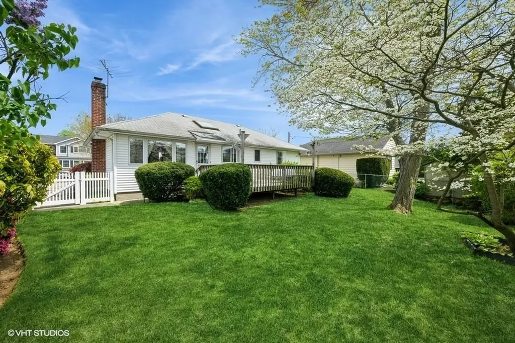1024 Johnston Avenue Wantagh NY 11793