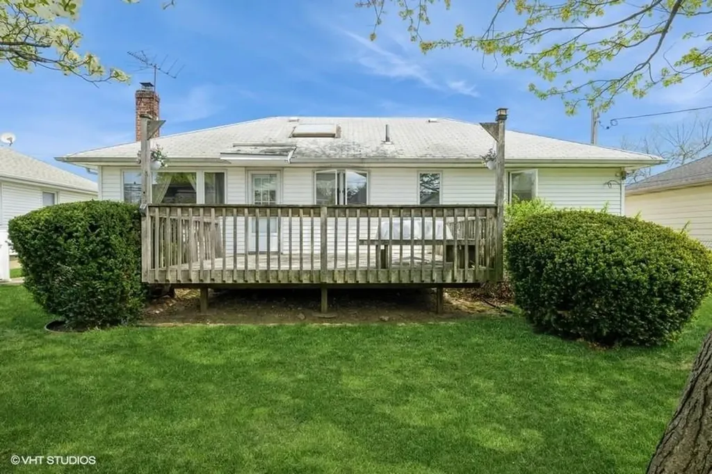 1024 Johnston Avenue Wantagh NY 11793