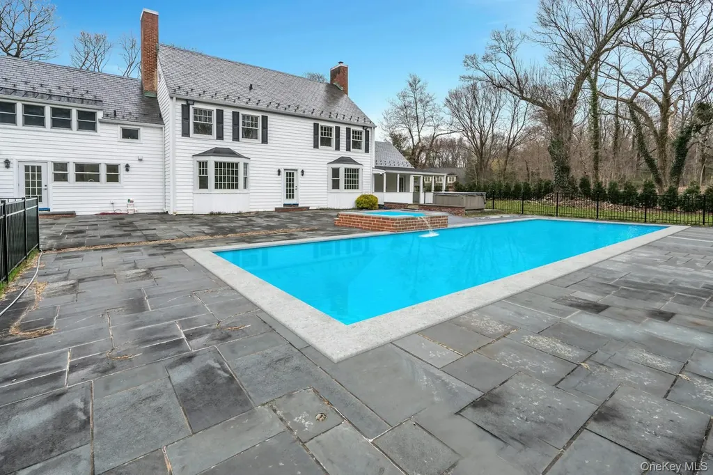 539 Split Rock Road Syosset NY 11791