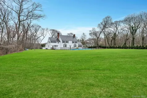539 Split Rock Road Syosset NY 11791