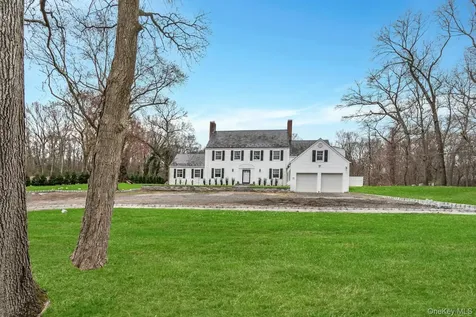 539 Split Rock Road Syosset NY 11791