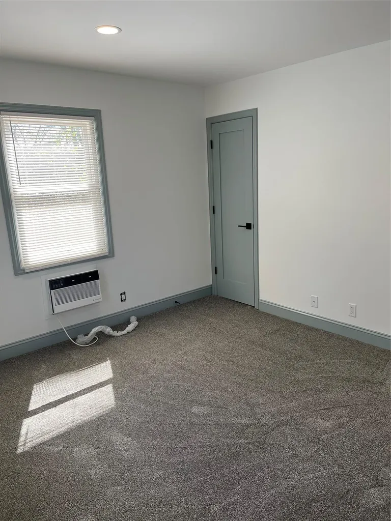 8 De Kay Place Deer Park NY 11729