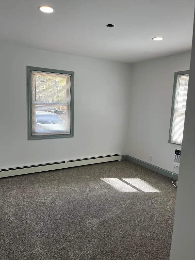 8 De Kay Place Deer Park NY 11729