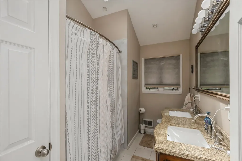 36 Mulberry Drive Smithtown NY 11787