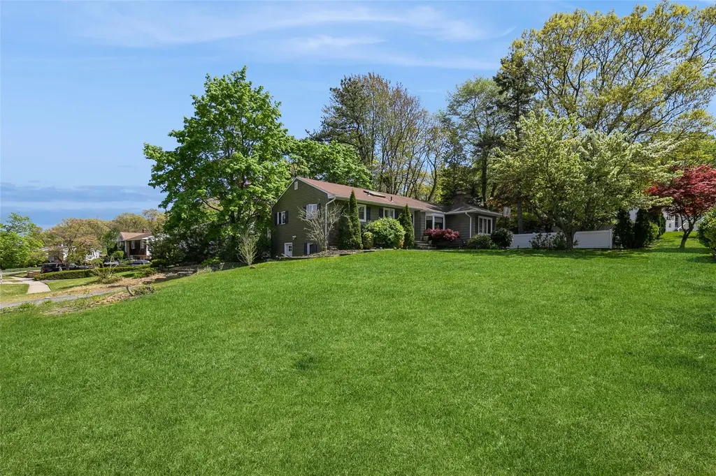 36 Mulberry Drive Smithtown NY 11787