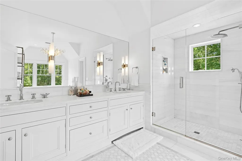 471 Middle Line Highway Sag Harbor NY 11963