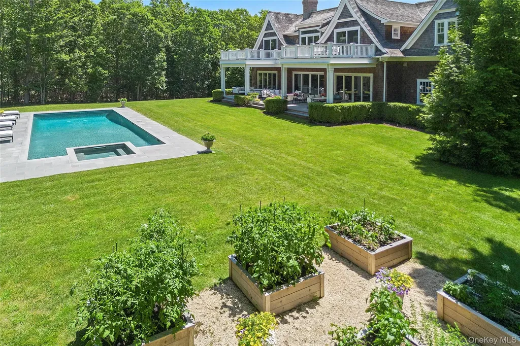 471 Middle Line Highway Sag Harbor NY 11963