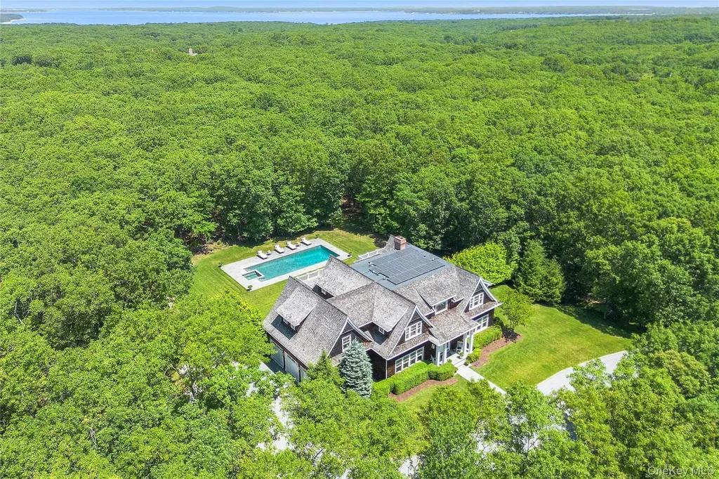 471 Middle Line Highway Sag Harbor NY 11963