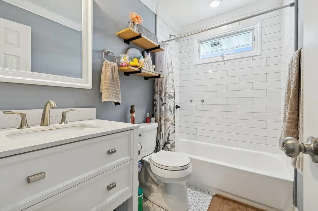 3114 Heather Avenue Medford NY 11763