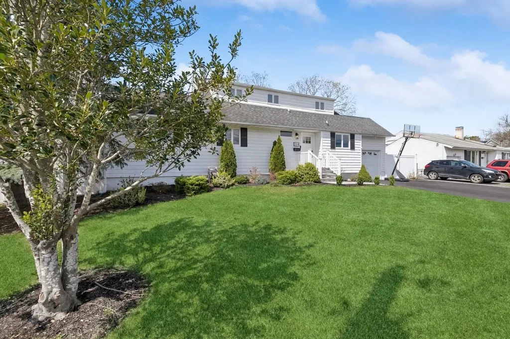 3114 Heather Avenue Medford NY 11763
