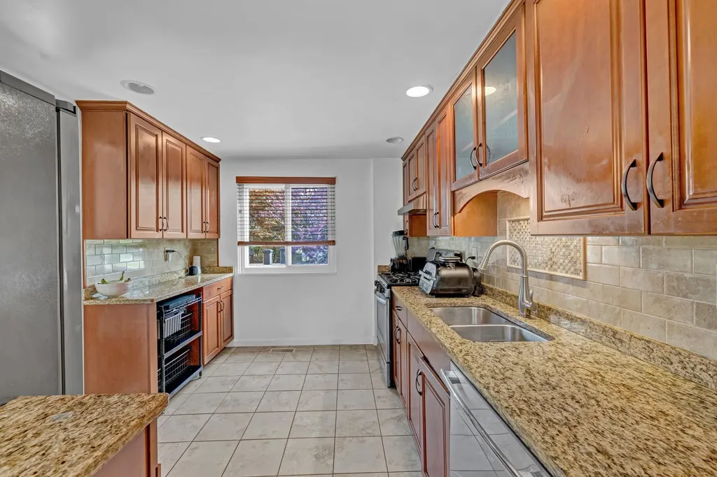 13 Iris Circle Beacon NY 12508