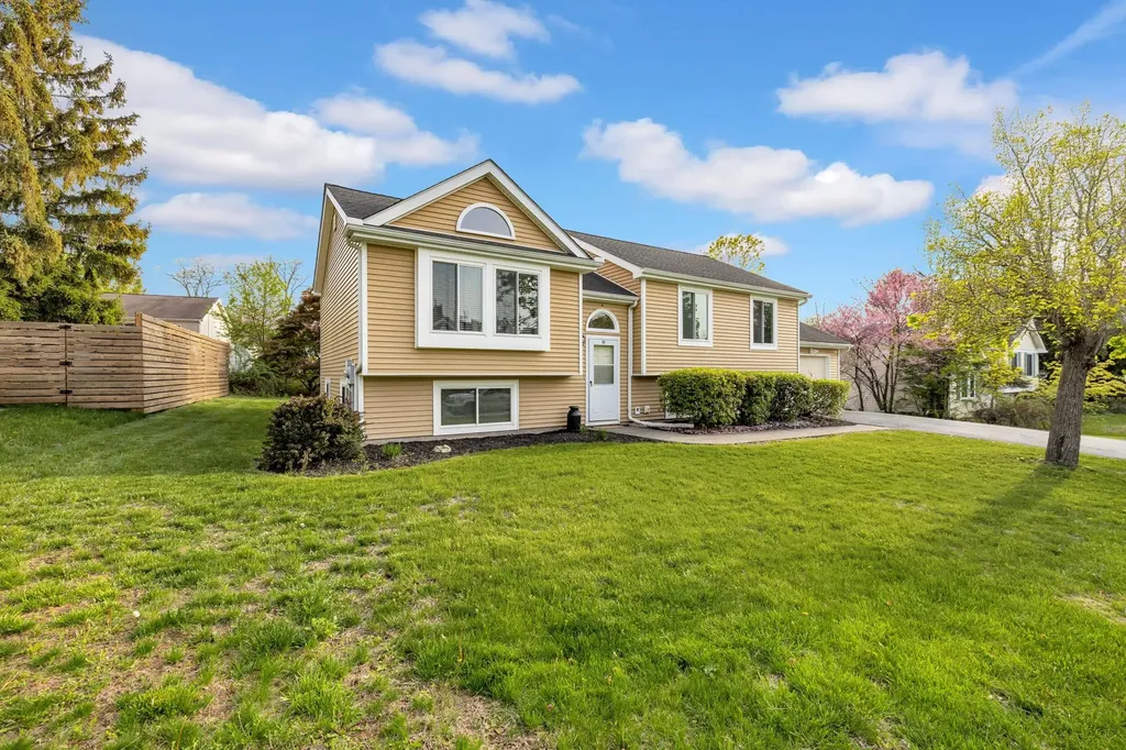 13 Iris Circle Beacon NY 12508