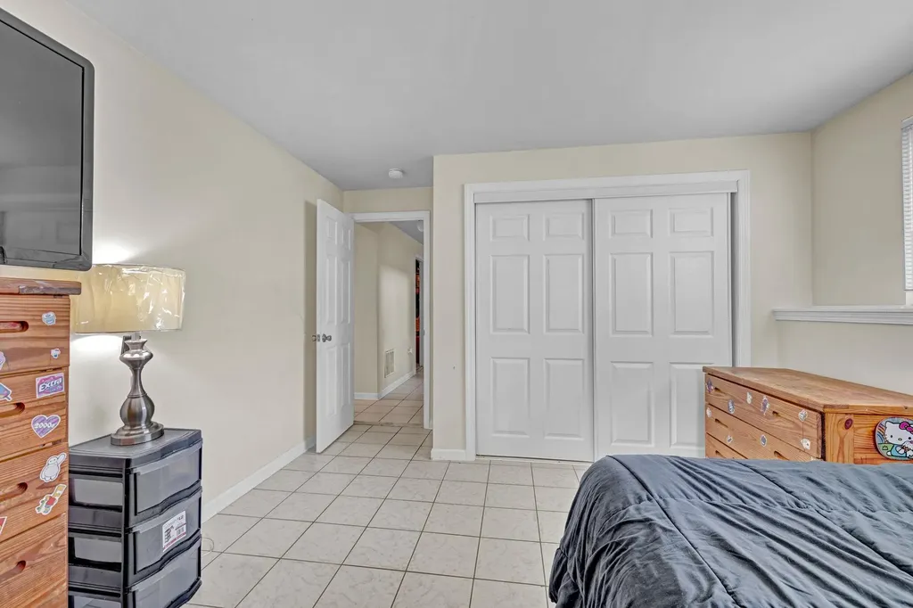 13 Iris Circle Beacon NY 12508