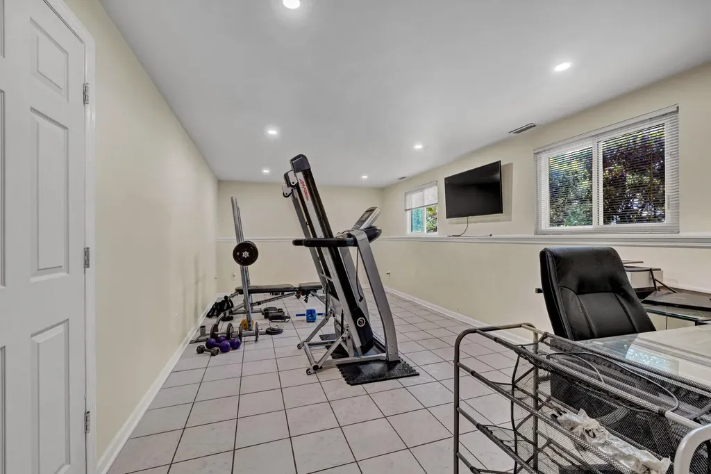 13 Iris Circle Beacon NY 12508