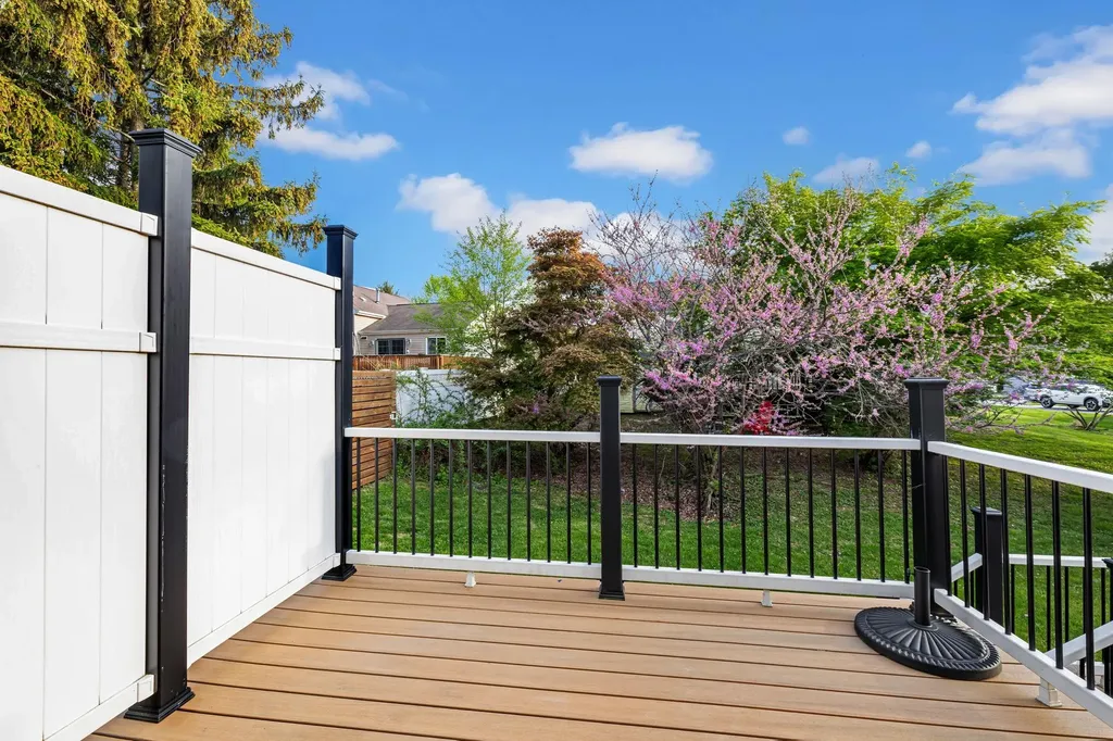 13 Iris Circle Beacon NY 12508