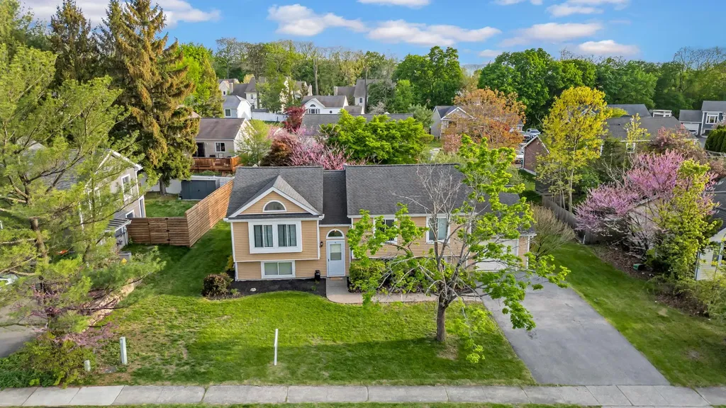 13 Iris Circle Beacon NY 12508