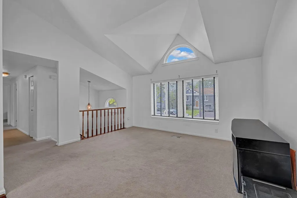 13 Iris Circle Beacon NY 12508