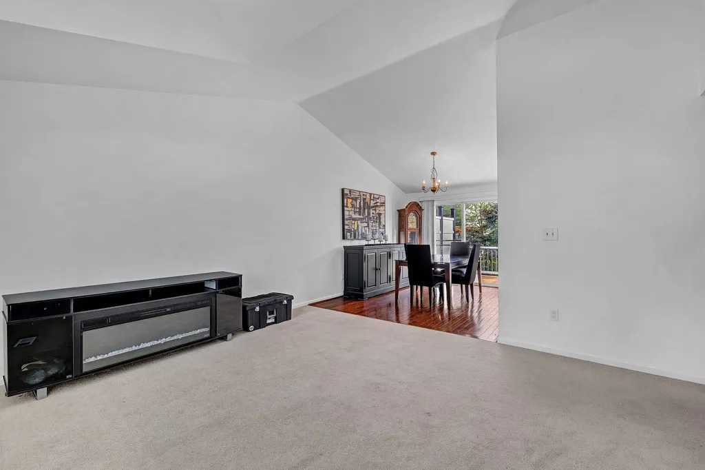 13 Iris Circle Beacon NY 12508