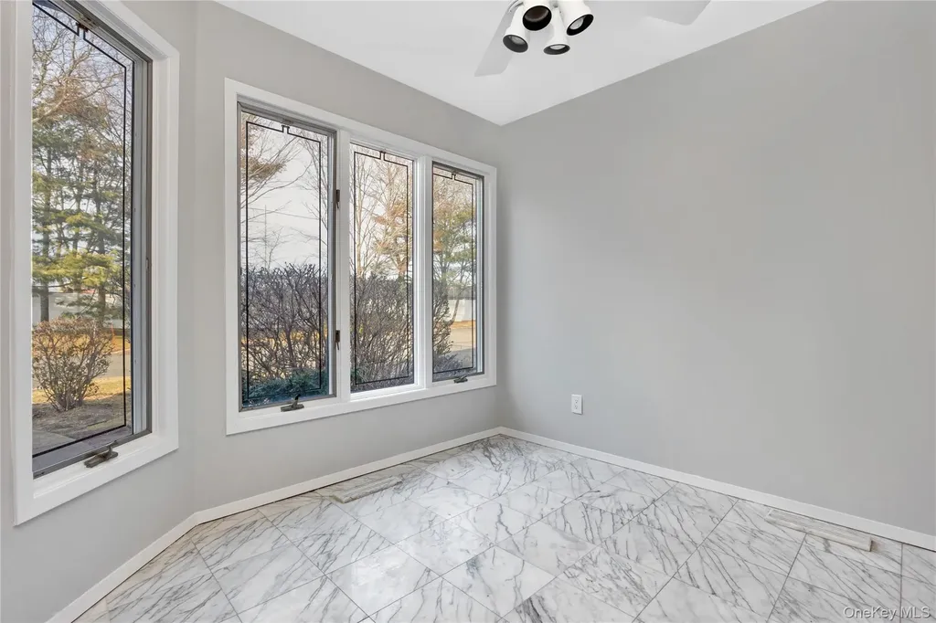 8 Beach Manor Court West Islip NY 11795