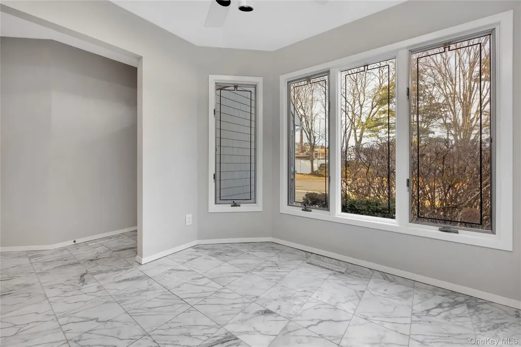 8 Beach Manor Court West Islip NY 11795